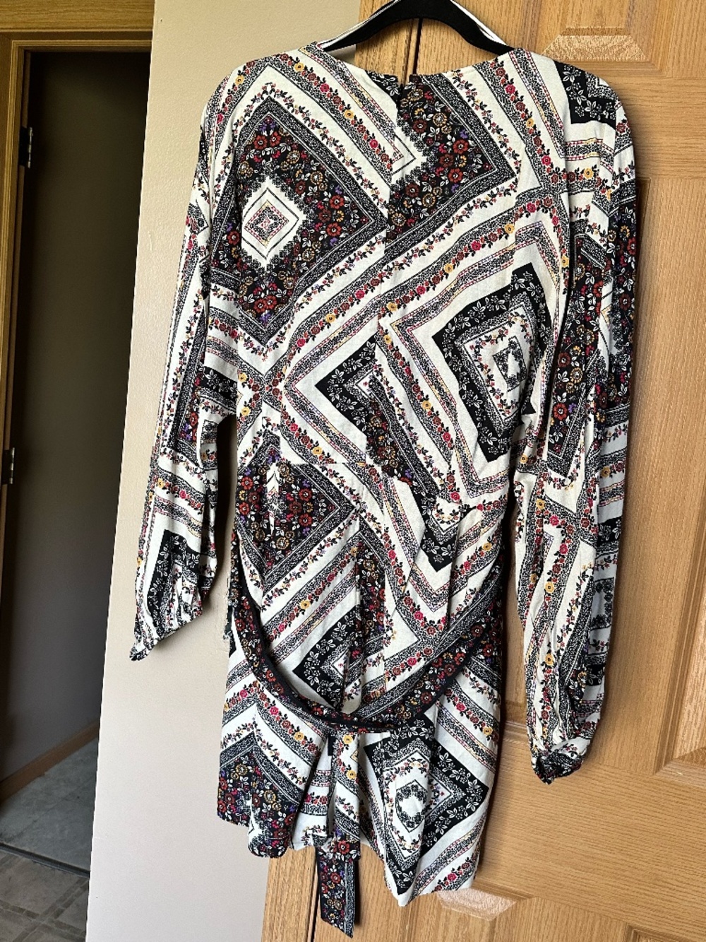 VENUS Linen Tie-Waist ROMPER Summer Prairie Patchwork Floral NWT - Picture 5 of 11